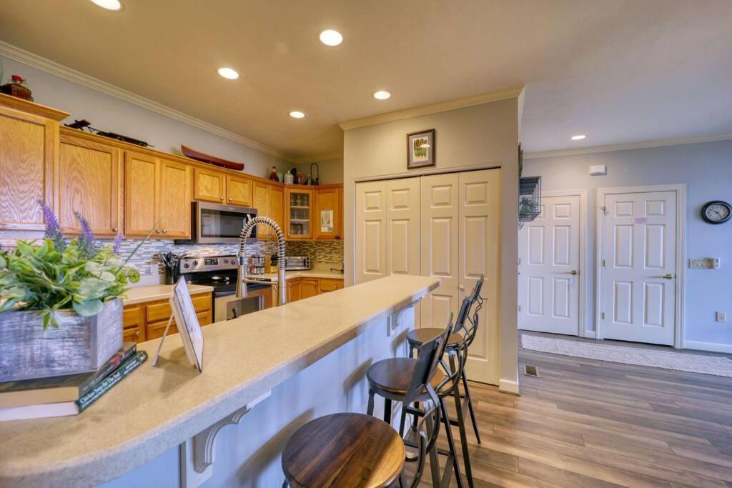 Bucket List Views Sugar Mountain Private Condo - 2Bed, 2Bath, Sleeps 6, Panoramic Views Of Mountains From Large Deck, Short Drive To Shopping, Restaurants, Cafes & Banner Elk Town Экстерьер фото